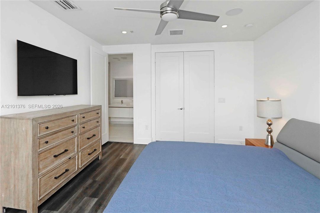 В аренду: $5,000 (4 спален, 3 ванн, 2437 Квадратных фут)
