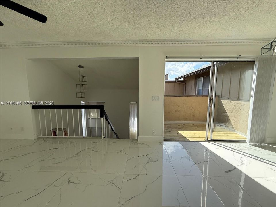 En Renta: $2,400 (3 camas, 2 baños, 1080 Pies cuadrados)