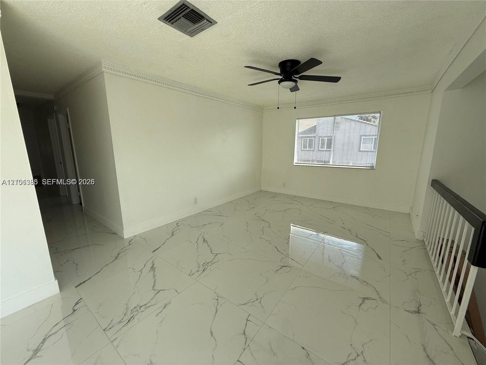 En Renta: $2,400 (3 camas, 2 baños, 1080 Pies cuadrados)