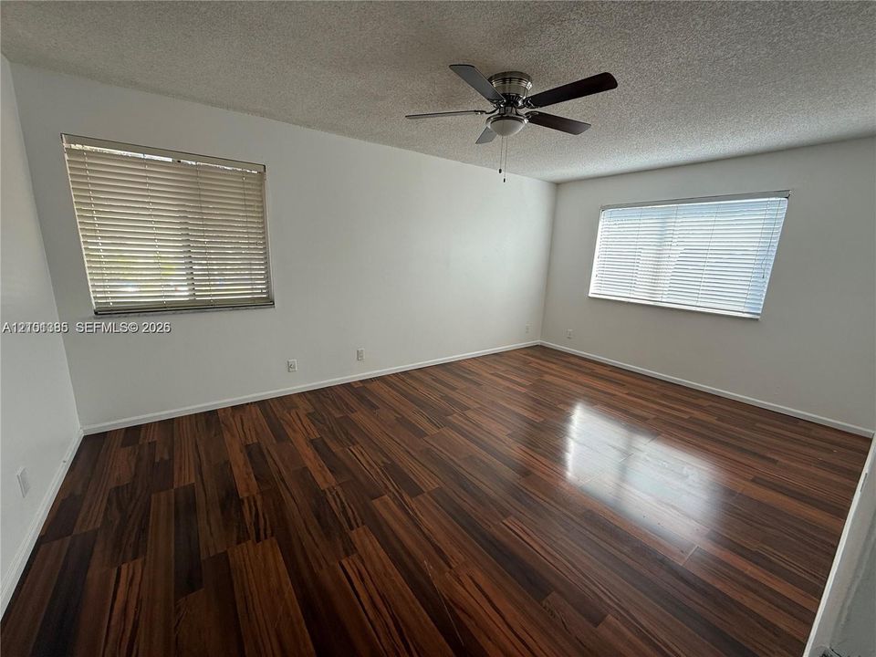 En Renta: $2,400 (3 camas, 2 baños, 1080 Pies cuadrados)