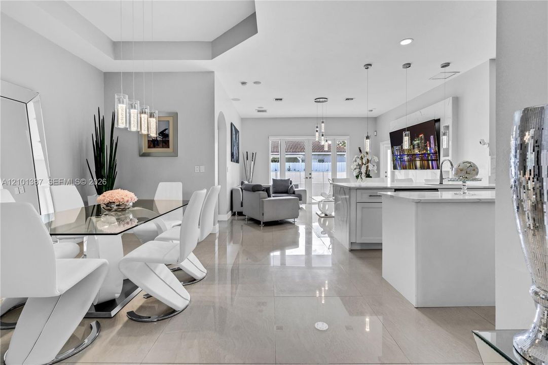For Sale: $899,000 (4 beds, 3 baths, 1938 Square Feet)