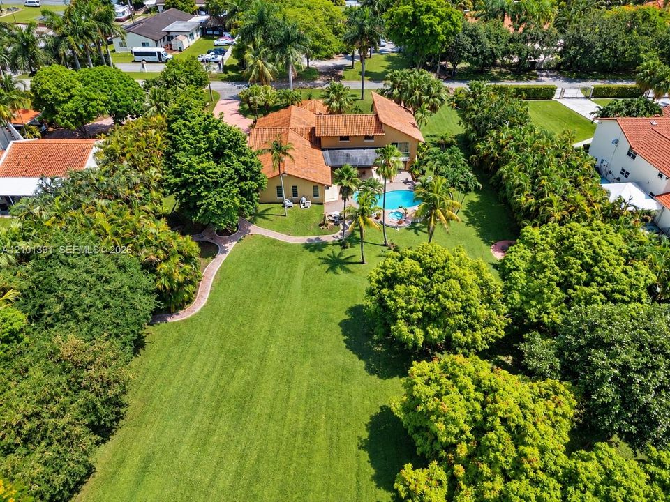 En Venta: $2,199,000 (4 camas, 4 baños, 3808 Pies cuadrados)