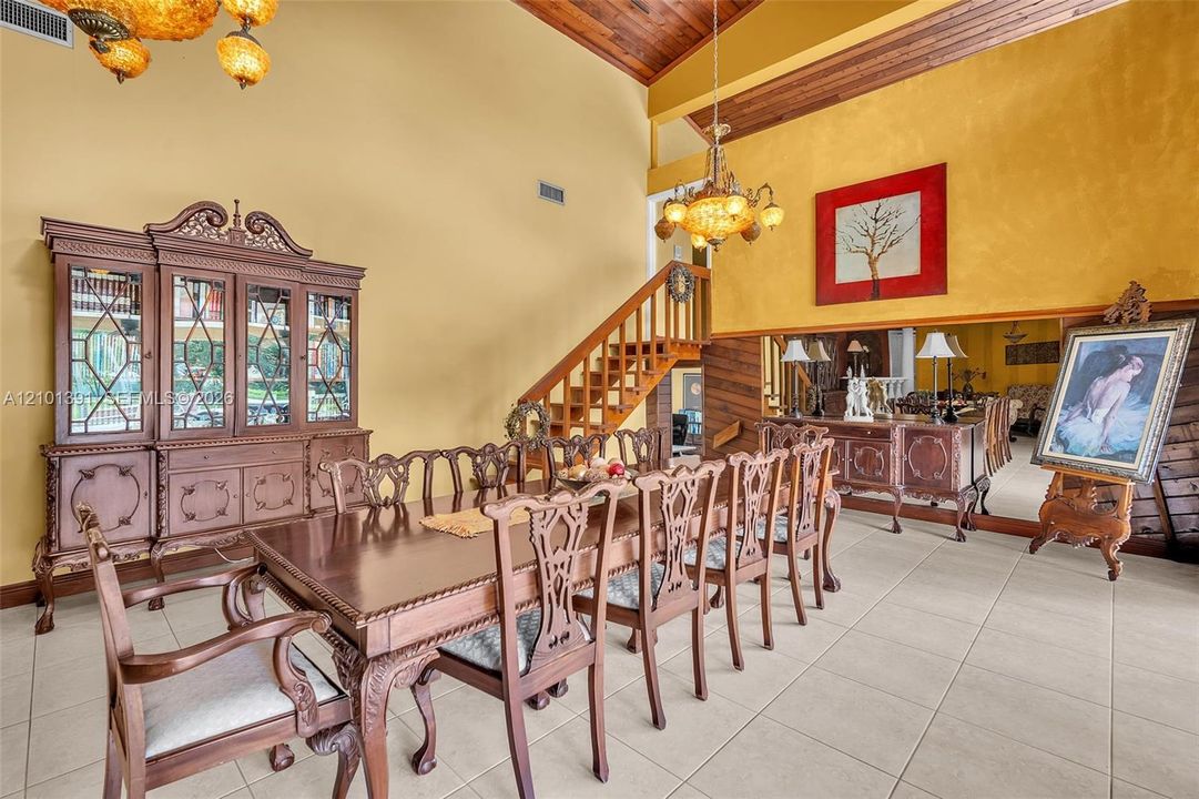 Formal dining/living room