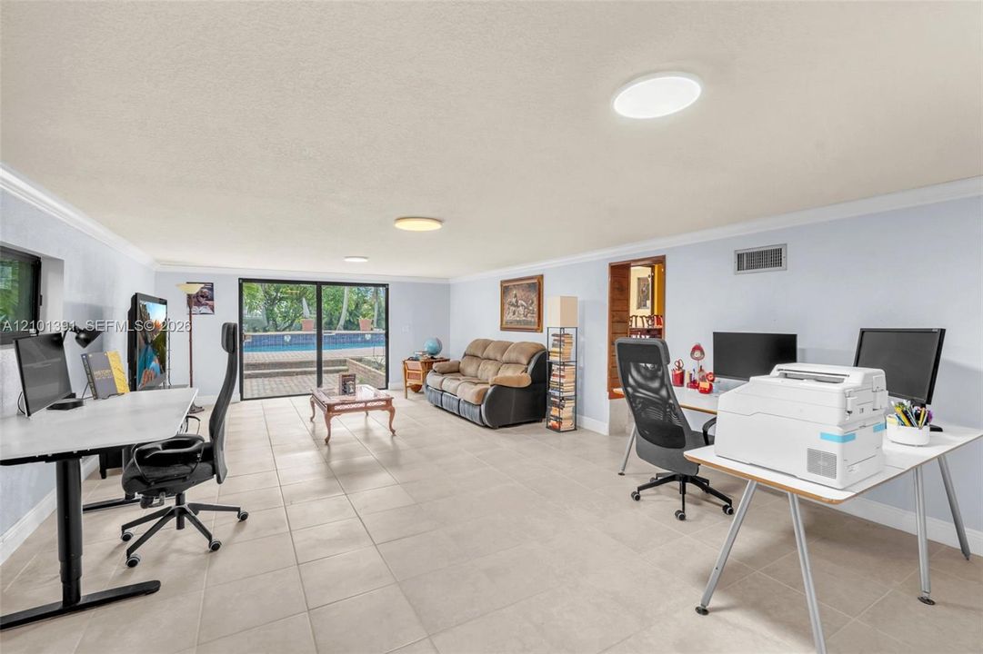 2nd primary bedroom or use as a gym or home office or even a guest room