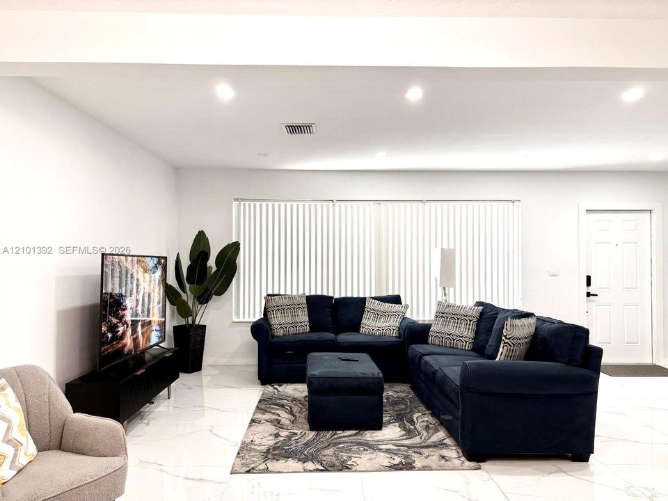 For Sale: $722,000 (3 beds, 2 baths, 1644 Square Feet)