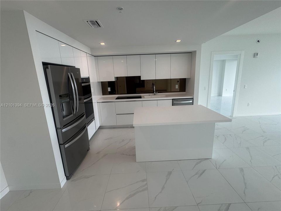В аренду: $4,950 (2 спален, 2 ванн, 0 Квадратных фут)