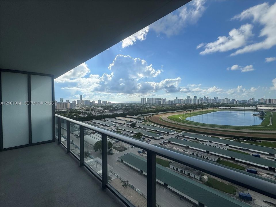 В аренду: $4,950 (2 спален, 2 ванн, 0 Квадратных фут)