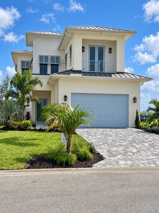 Lot 7 - Front