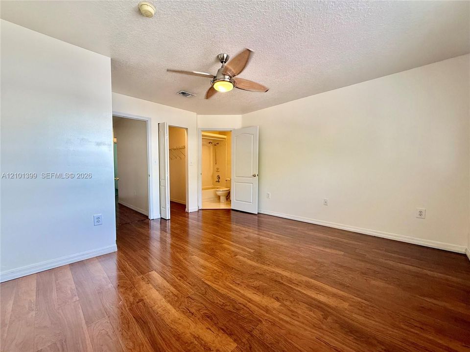 В аренду: $2,695 (3 спален, 2 ванн, 1372 Квадратных фут)