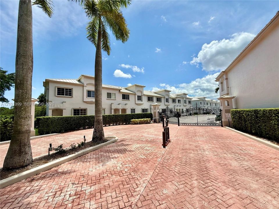 В аренду: $2,695 (3 спален, 2 ванн, 1372 Квадратных фут)
