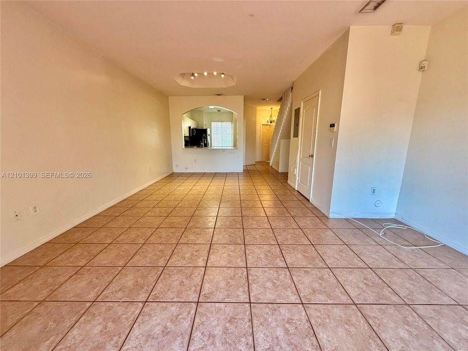 В аренду: $2,695 (3 спален, 2 ванн, 1372 Квадратных фут)