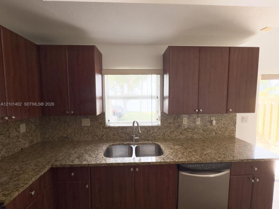 En Renta: $2,900 (3 camas, 2 baños, 1705 Pies cuadrados)