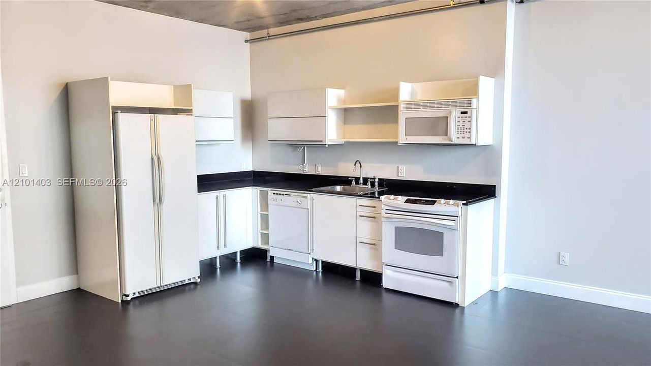 На продажу: $324,990 (1 спален, 1 ванн, 638 Квадратных фут)