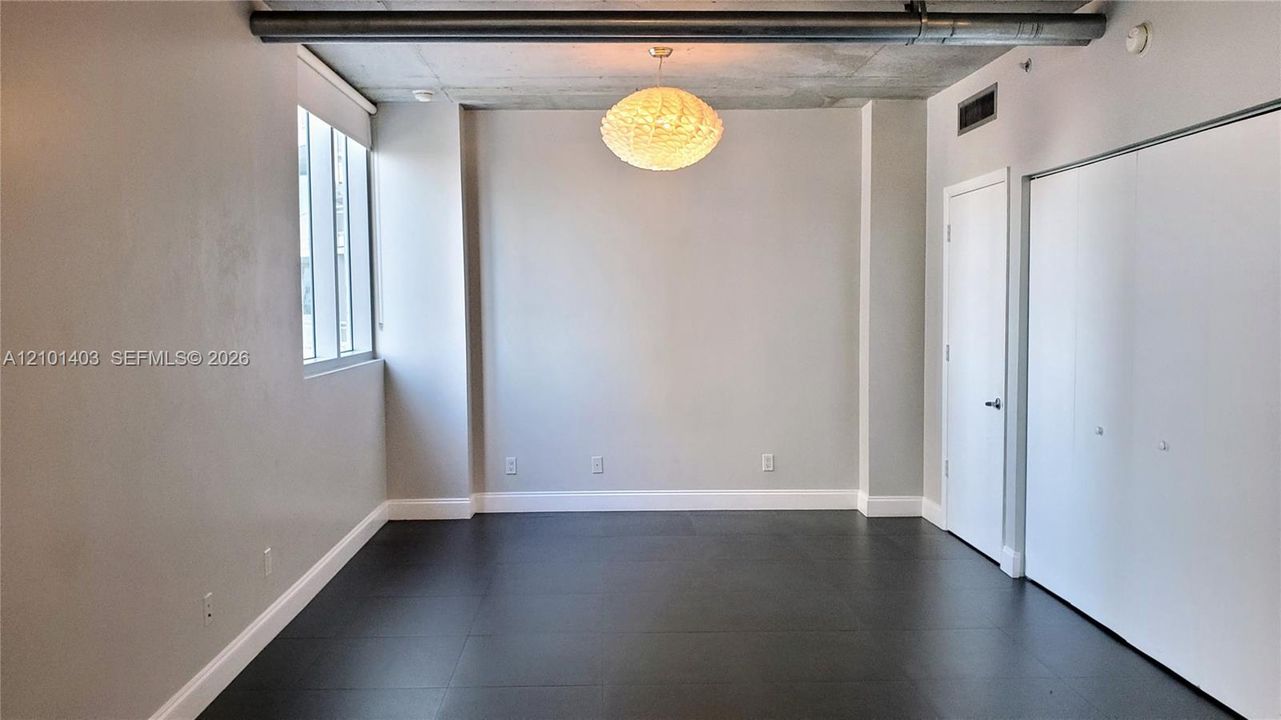 На продажу: $324,990 (1 спален, 1 ванн, 638 Квадратных фут)