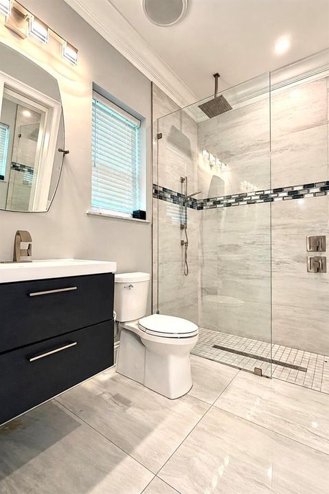 2nd bathroom