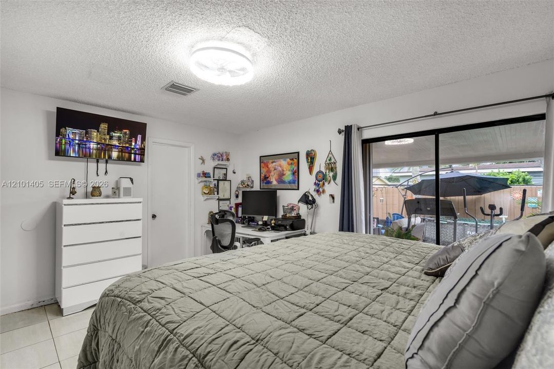For Sale: $415,000 (2 beds, 2 baths, 1235 Square Feet)
