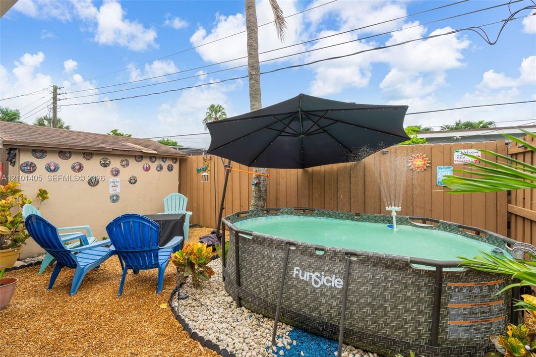 For Sale: $415,000 (2 beds, 2 baths, 1235 Square Feet)