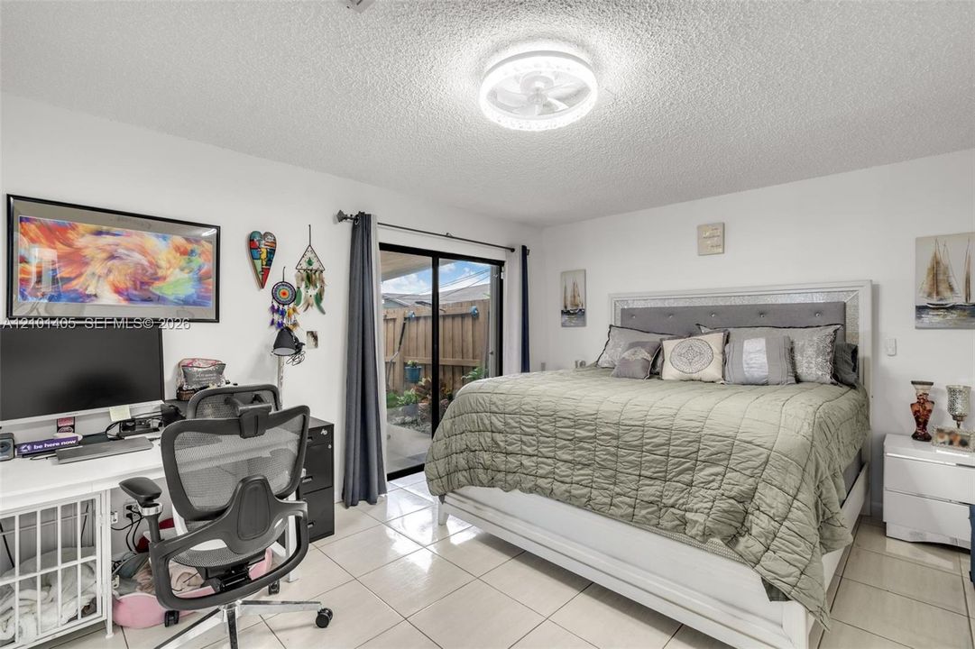 For Sale: $415,000 (2 beds, 2 baths, 1235 Square Feet)