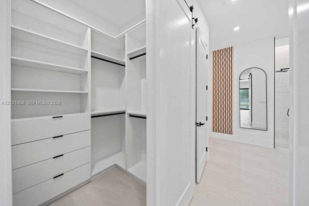На продажу: $734,900 (4 спален, 3 ванн, 2001 Квадратных фут)