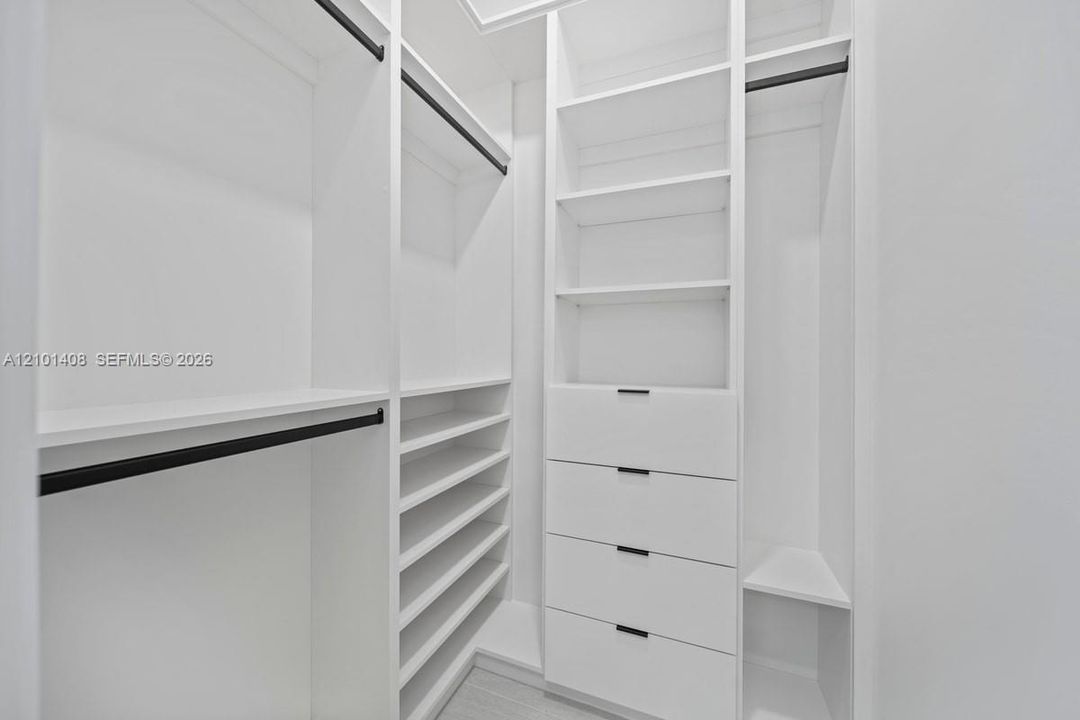 На продажу: $734,900 (4 спален, 3 ванн, 2001 Квадратных фут)