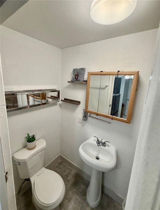 В аренду: $2,375 (2 спален, 1 ванн, 702 Квадратных фут)