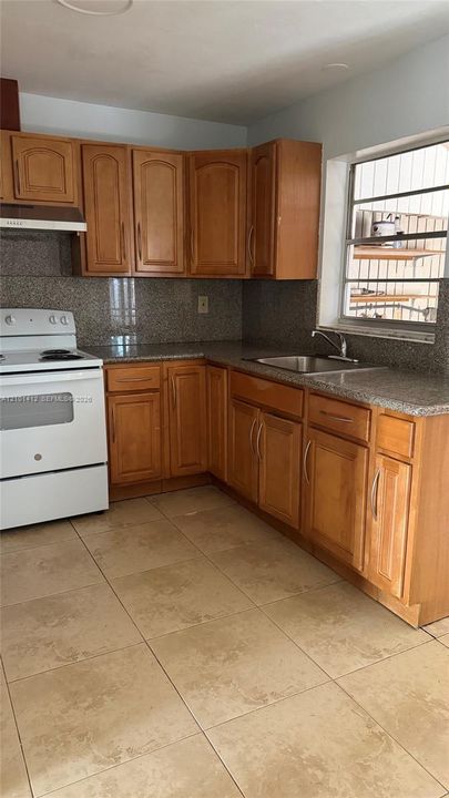 En Renta: $2,200 (8 camas, 4 baños, 4639 Pies cuadrados)