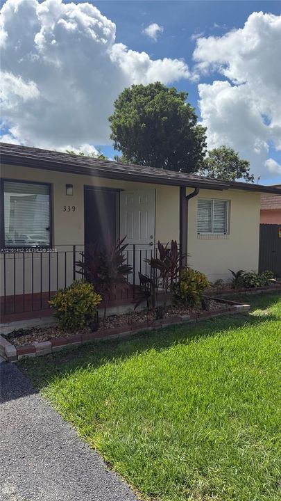 En Renta: $2,200 (8 camas, 4 baños, 4639 Pies cuadrados)