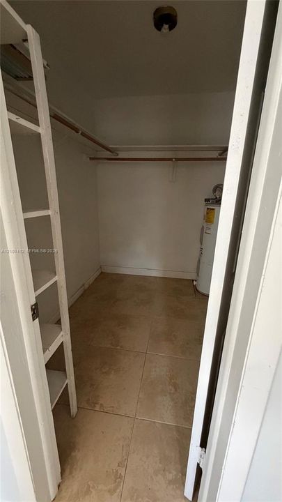 En Renta: $2,200 (8 camas, 4 baños, 4639 Pies cuadrados)
