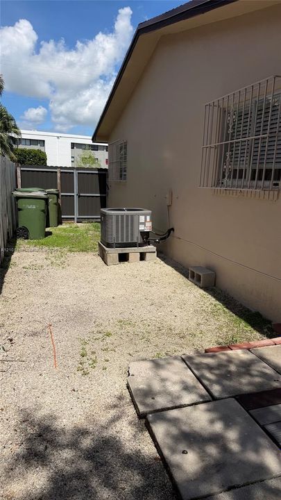 En Renta: $2,200 (8 camas, 4 baños, 4639 Pies cuadrados)