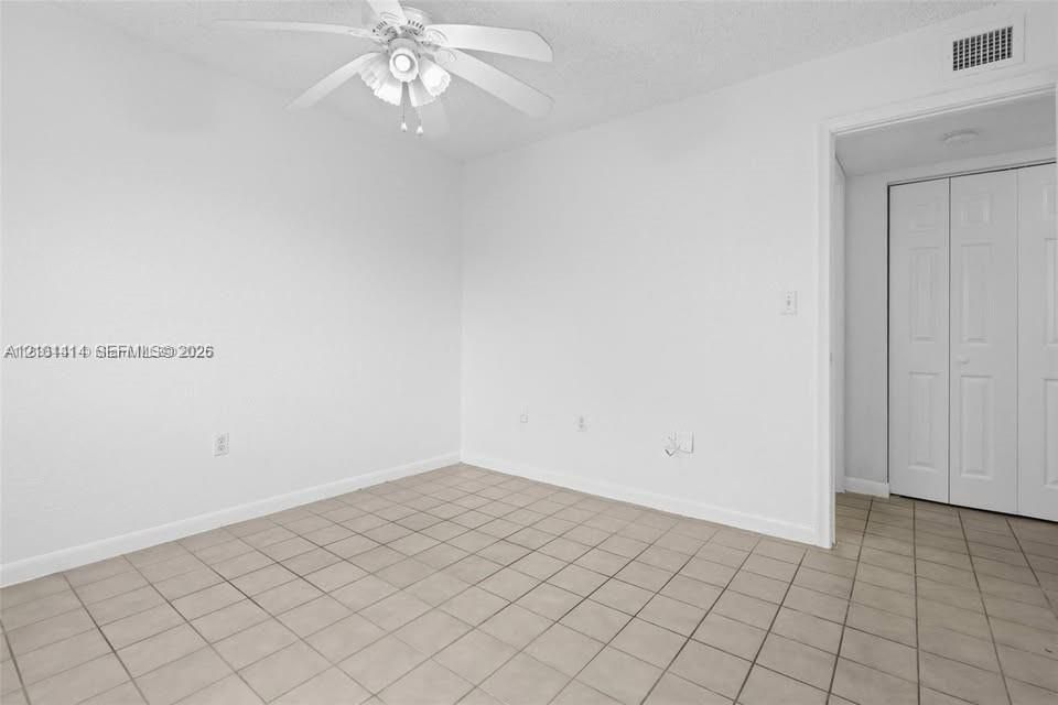 For Rent: $2,100 (2 beds, 1 baths, 696 Square Feet)