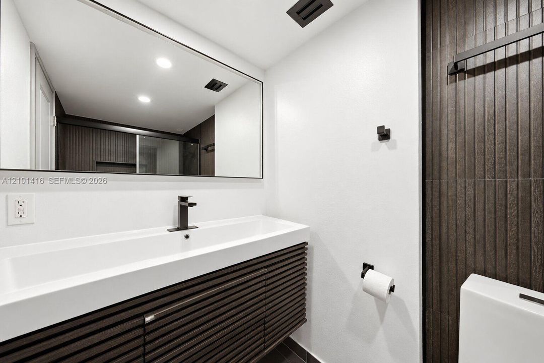На продажу: $189,000 (2 спален, 2 ванн, 1605 Квадратных фут)