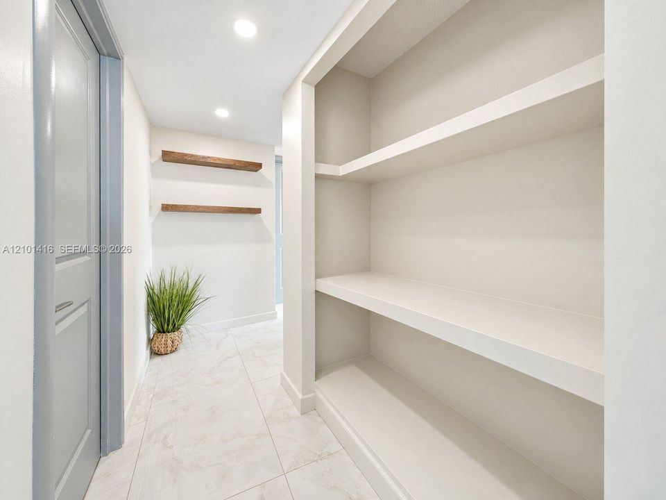 На продажу: $189,000 (2 спален, 2 ванн, 1605 Квадратных фут)