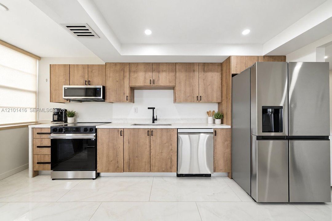 На продажу: $189,000 (2 спален, 2 ванн, 1605 Квадратных фут)
