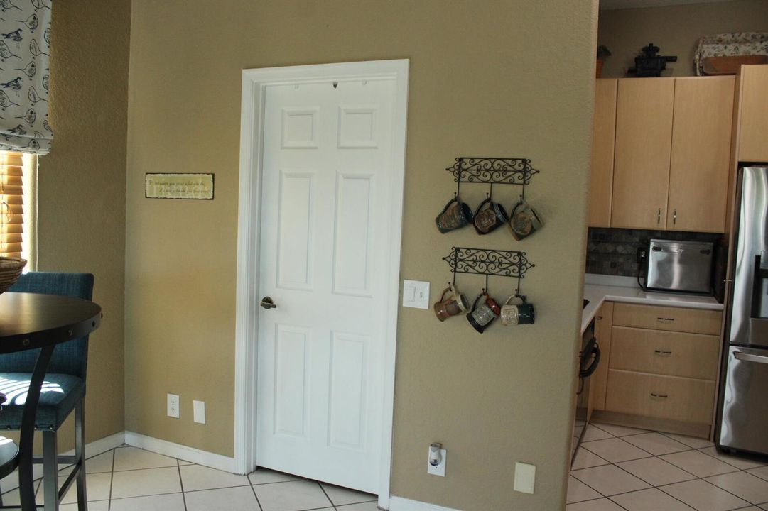 Kitchen & Laundry entrance