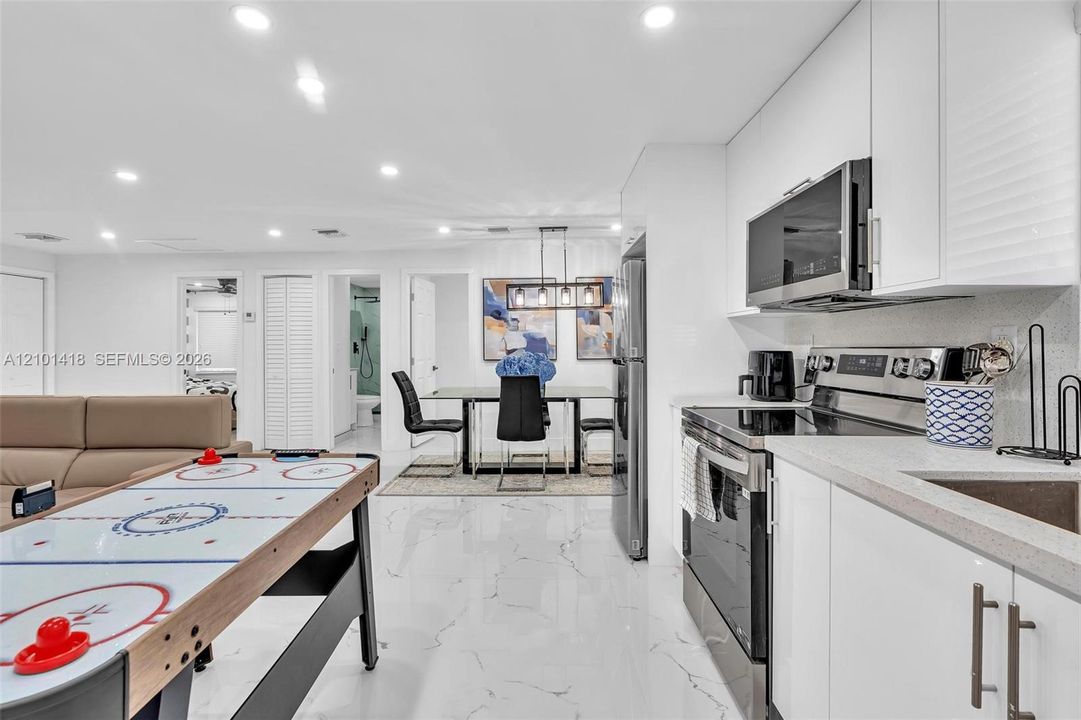 For Sale: $700,000 (0 beds, 0 baths, 1600 Square Feet)