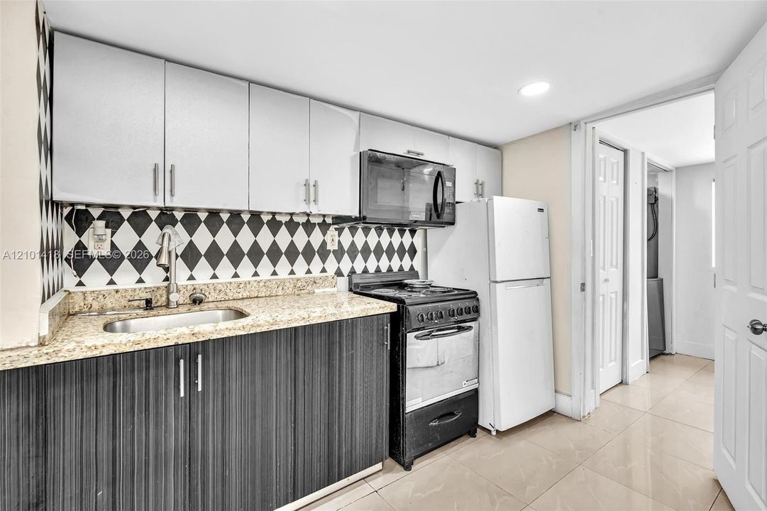 For Sale: $700,000 (0 beds, 0 baths, 1600 Square Feet)