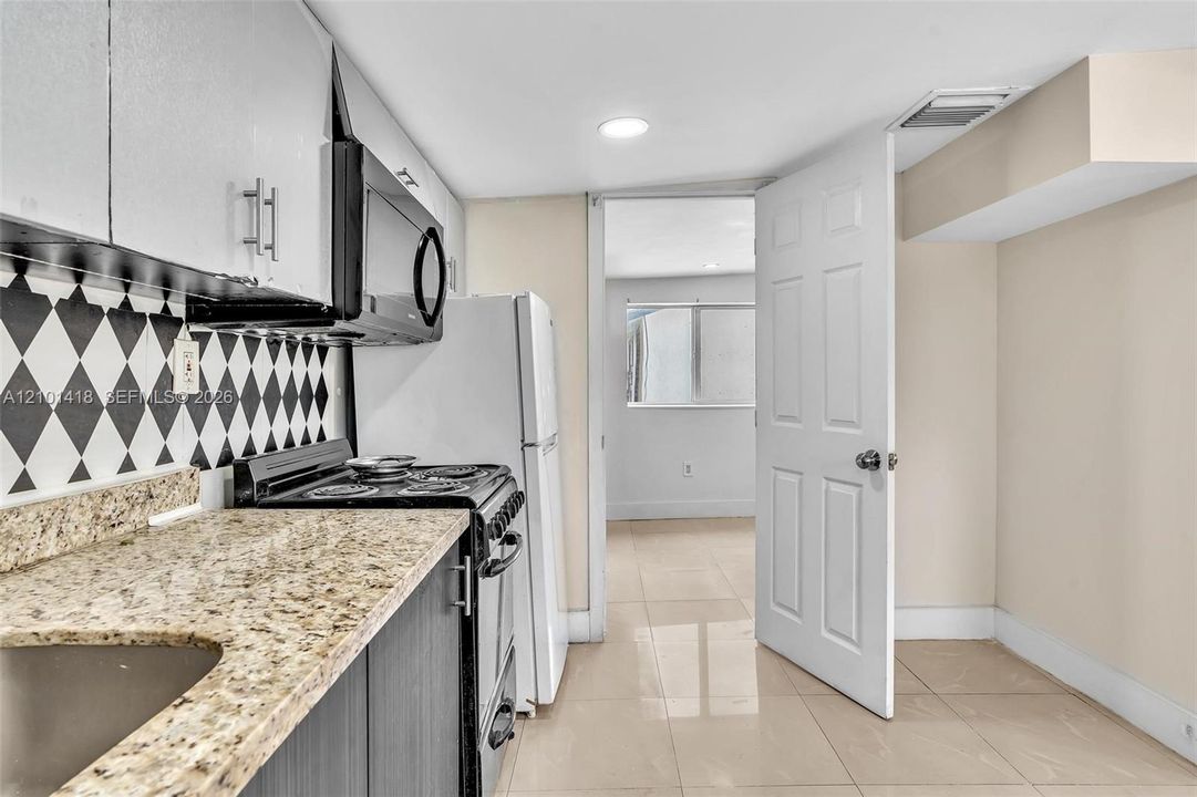 For Sale: $700,000 (0 beds, 0 baths, 1600 Square Feet)