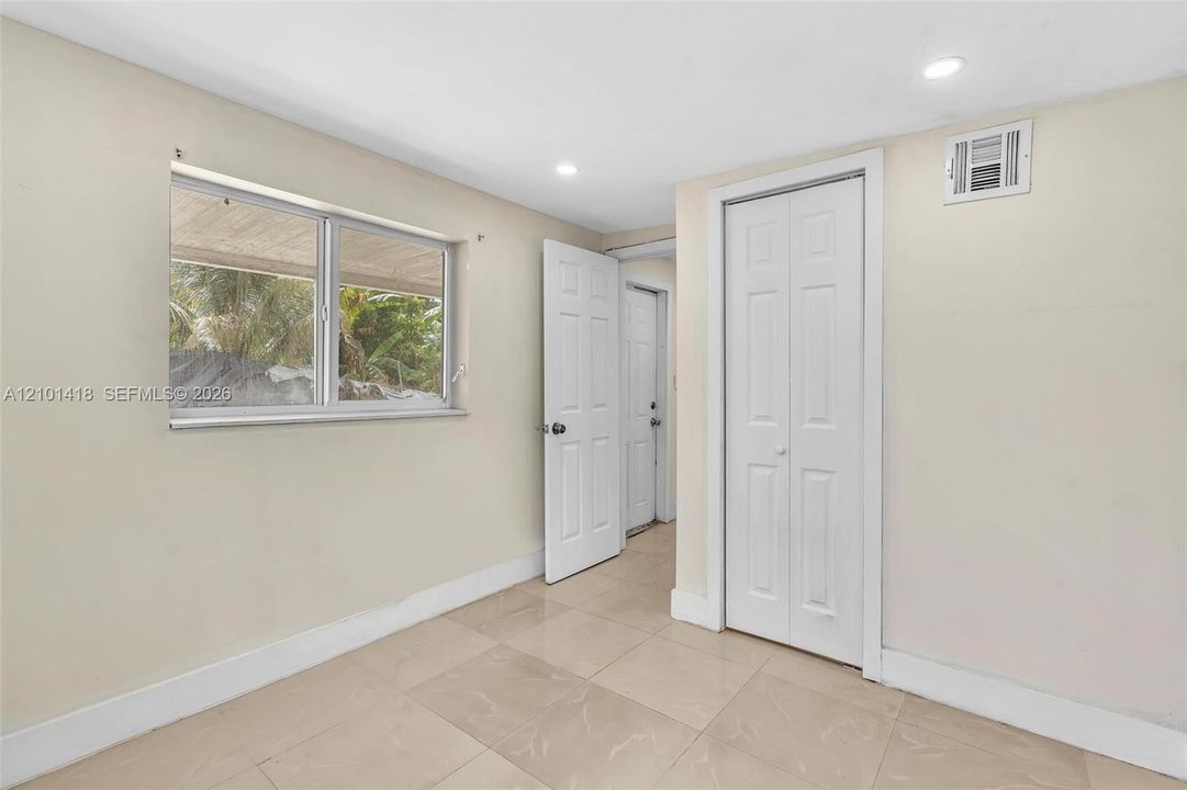 For Sale: $700,000 (0 beds, 0 baths, 1600 Square Feet)