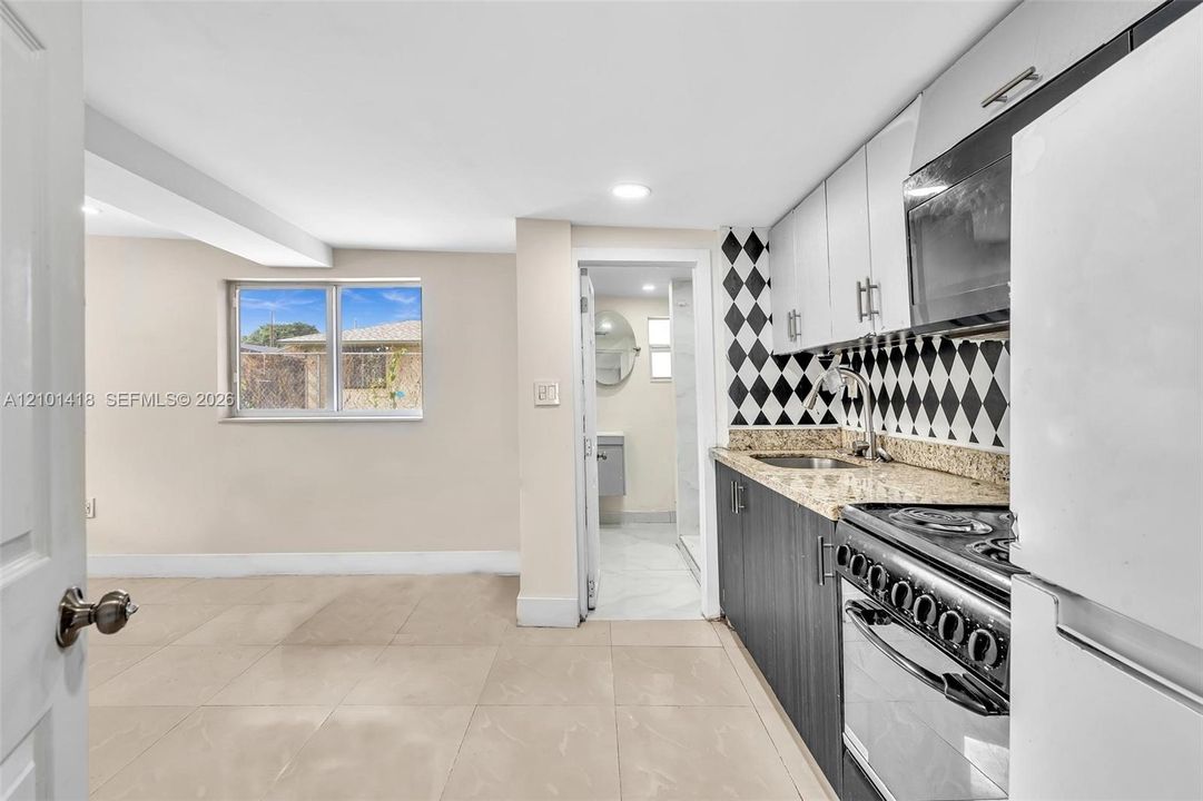 For Sale: $700,000 (0 beds, 0 baths, 1600 Square Feet)