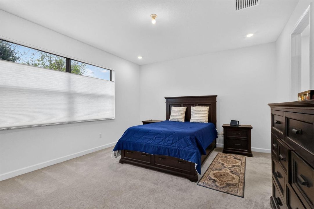 MASTER BED