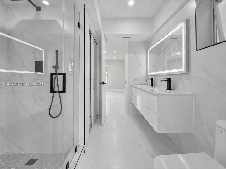 For Sale: $799,000 (4 beds, 2 baths, 1981 Square Feet)