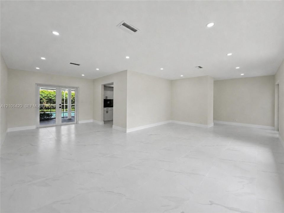 For Sale: $799,000 (4 beds, 2 baths, 1981 Square Feet)