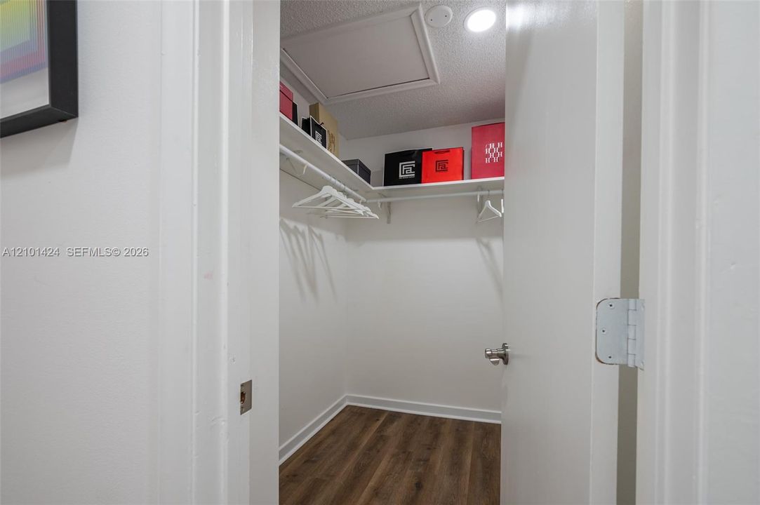 В аренду: $3,200 (4 спален, 2 ванн, 1850 Квадратных фут)