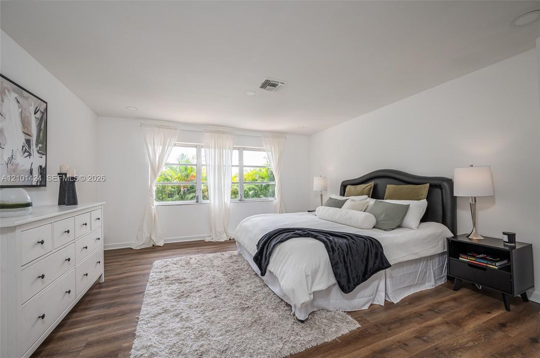 В аренду: $3,200 (4 спален, 2 ванн, 1850 Квадратных фут)