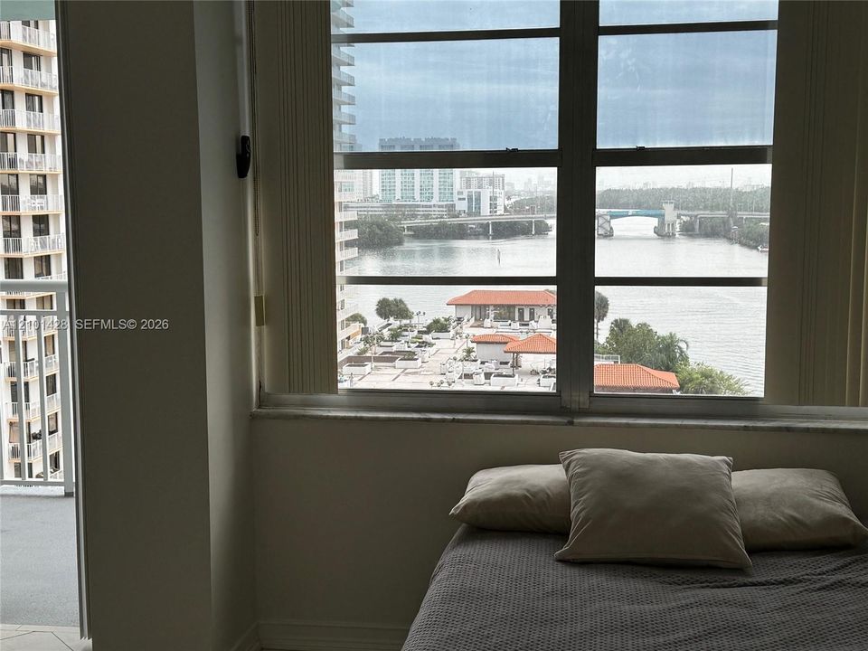 En Venta: $365,000 (1 camas, 1 baños, 1104 Pies cuadrados)