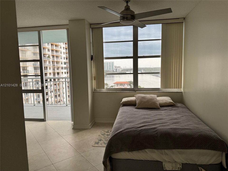 En Venta: $365,000 (1 camas, 1 baños, 1104 Pies cuadrados)