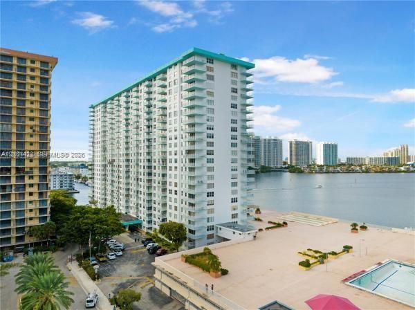 En Venta: $365,000 (1 camas, 1 baños, 1104 Pies cuadrados)