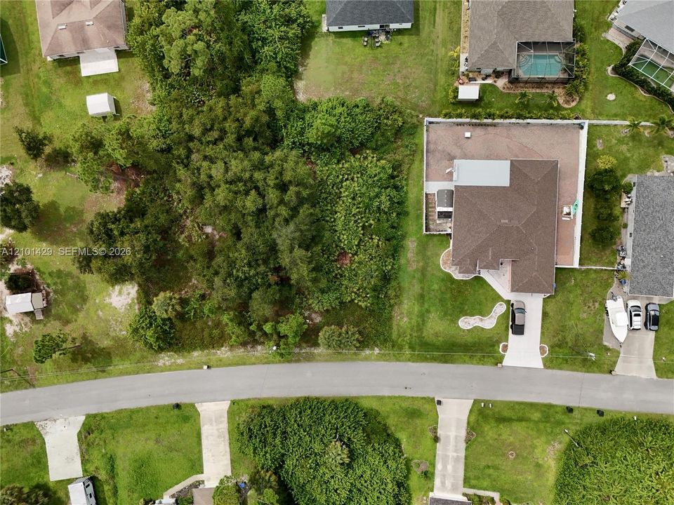 На продажу: $40,000 (0.24 acres)