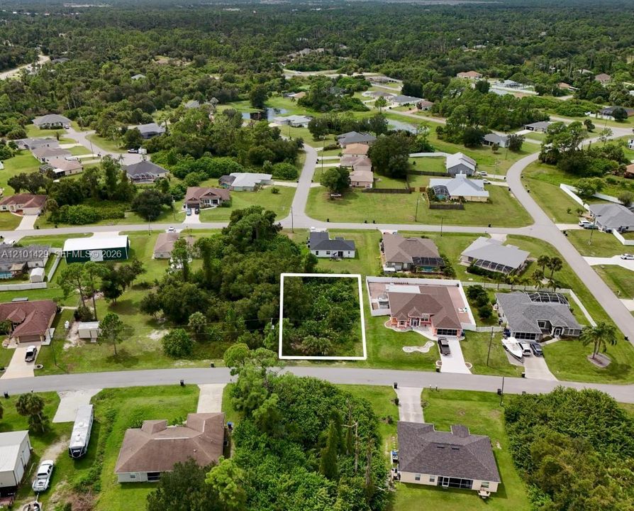 На продажу: $40,000 (0.24 acres)