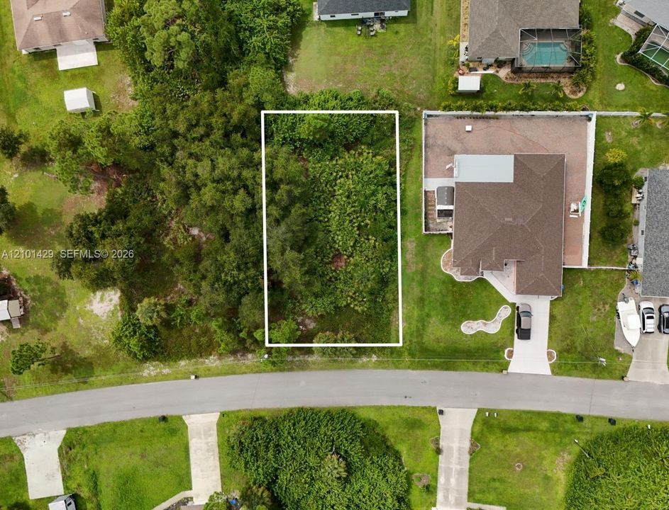 На продажу: $40,000 (0.24 acres)